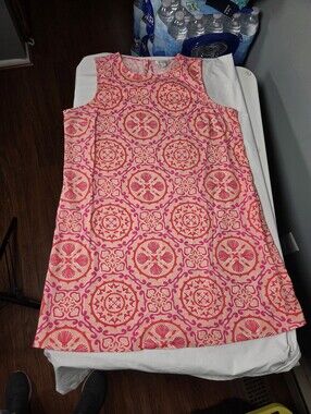 . Crown&Ivy brand. Linen blend dress. Women's PL. Pink coastal summer print.